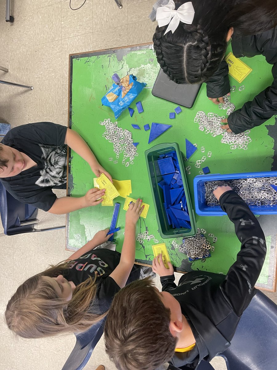 CortneyBrother1's tweet photo. #BuzzWorthy 4th graders having a brain break using STEM bins after a morning of state testing @howell_stem @howellprincipal @rhowellap https://t.co/LSLS2N8Umh