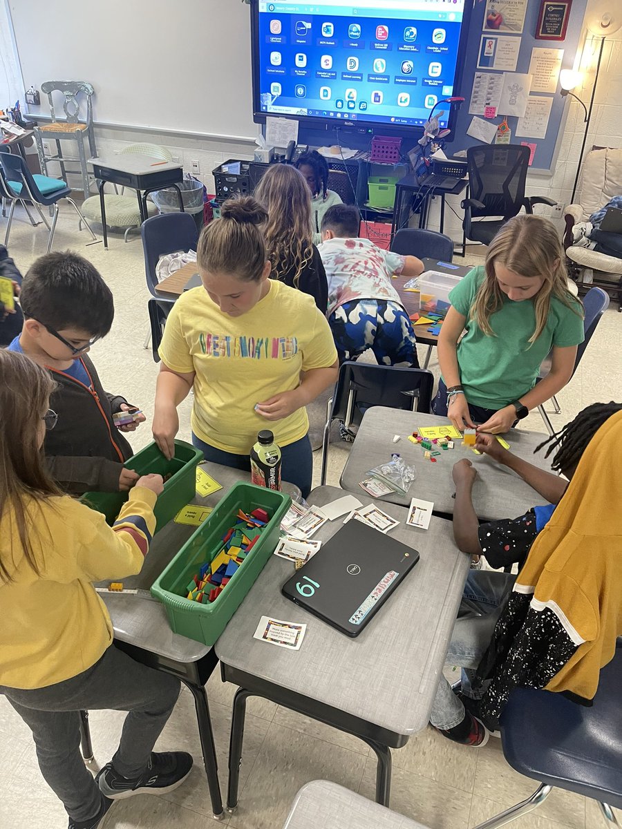 CortneyBrother1's tweet photo. #BuzzWorthy 4th graders having a brain break using STEM bins after a morning of state testing @howell_stem @howellprincipal @rhowellap https://t.co/LSLS2N8Umh