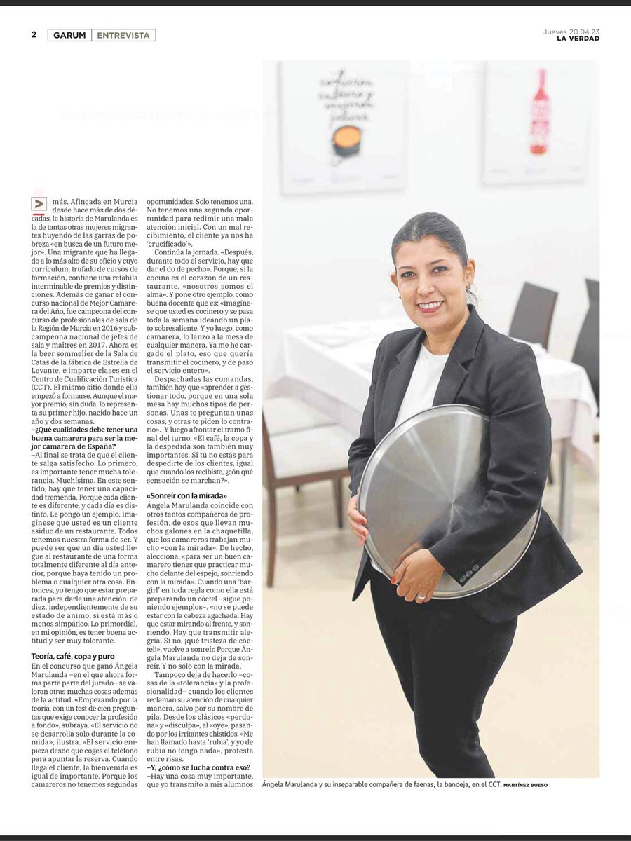 AM_Marulanda_'s tweet photo. 🎤 Entrevista🔸HOY #GARUM @laverdad_es 🗞️ Hablamos del servicio en sala. Manual del perfecto #Camarero #Camarera Gracias 🙌 a @Vidalparahoy y a Enrique 📸por hacerlo tan ameno y profesional.  @cctmurcia  #Formación @estrellalevante  #BeerSommelier #MaestraDeCatas https://t.co/kB2rysZrAz