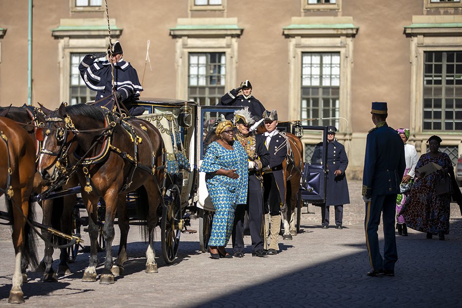 SweAmbZam's tweet photo. So happy that my colleague, 🇿🇲 Ambassador to 🇸🇪 Ms Gladys Lundwe, presented credentials to HM King Carl XVI Gustaf in Stockholm yesterday! 👍🏼🙌🏼 

Nice photos w the King and with 🇸🇪 MFA Head of Africa Dept @IrinaSNyoni and the Chief of Protocol. 

Congratulations from Lusaka!🎉🎊 https://t.co/QI8oxJqIiN