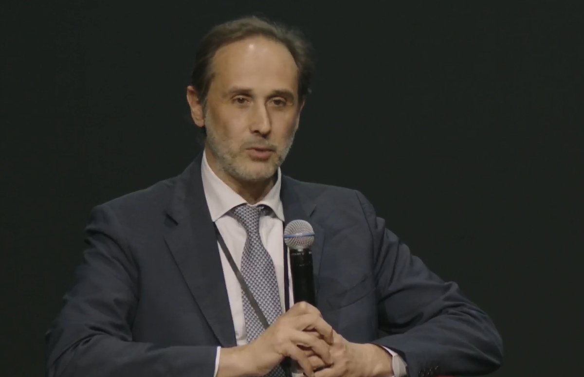 <a href="/HumanitasMilano/">Humanitas Milano</a> <a href="/HUNIMED/">Humanitas University</a> <a href="/alvaromoretti/">Alvaro Moretti</a> 📺 Matteo Della Porta di <a href="/HumanitasMilano/">Humanitas Milano</a> e <a href="/HUNIMED/">Humanitas University</a>: "Questo è l'anno zero. In medicina è arrivata l'intelligenza artificiale generativa e il paradigma sta cambiando. Ora i farmaci nuovi possono essere testati con pazienti virtuali" bit.ly/3MU9jAI