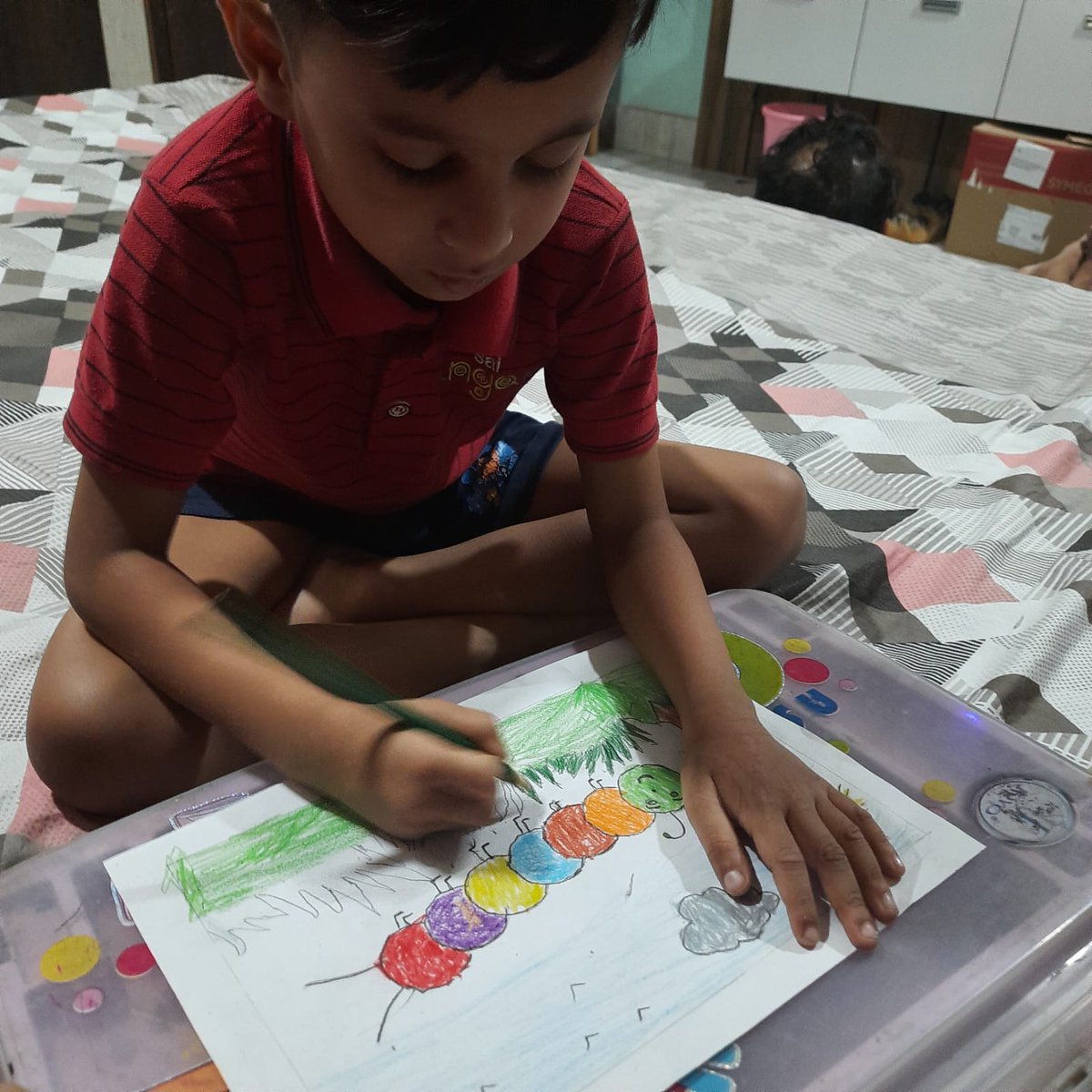 SAI_Edu_In's tweet photo. The creative students  of KG-II participated in a fun activity called 'Memory Drawing' today.  They were asked to go down to their memory lane to think about the  moments they still cherish, and draw them on their drawing sheets. 
#21stcenturyskills #MemoryDrawing #Visualskills https://t.co/9bjiS9IWtw