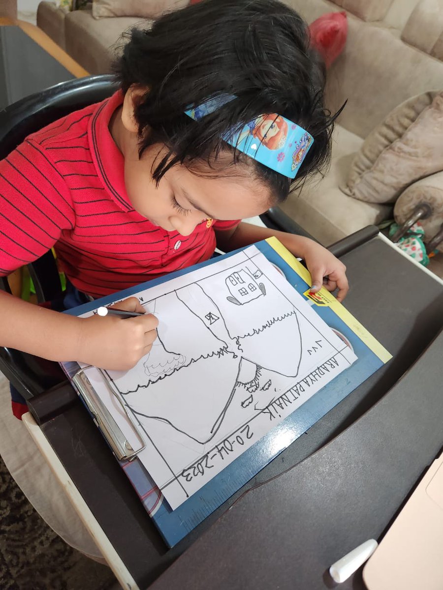 SAI_Edu_In's tweet photo. The creative students  of KG-II participated in a fun activity called 'Memory Drawing' today.  They were asked to go down to their memory lane to think about the  moments they still cherish, and draw them on their drawing sheets. 
#21stcenturyskills #MemoryDrawing #Visualskills https://t.co/9bjiS9IWtw
