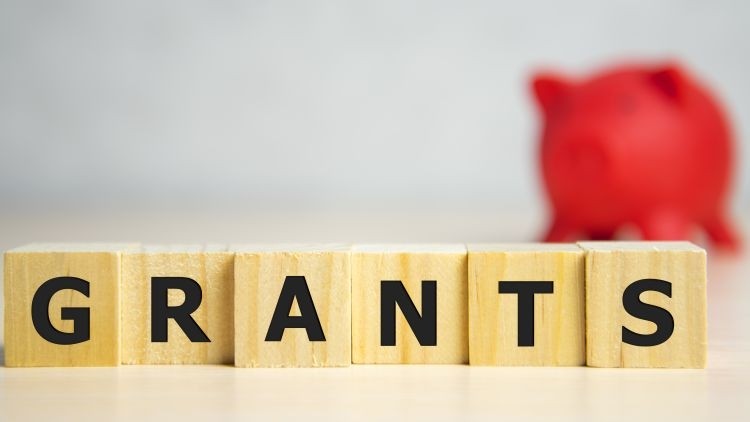 2ndChanceMedway's tweet photo. We can help with furniture/ white goods grant, where most needed (subjected to certain criteria)
support for 18-25 year olds, providing clothing grants If starting a job or training post for first time. 
more info? phone: 01634 771200 or Email: support@2ndchancemedway.org
#share https://t.co/bZa5GJwJ36