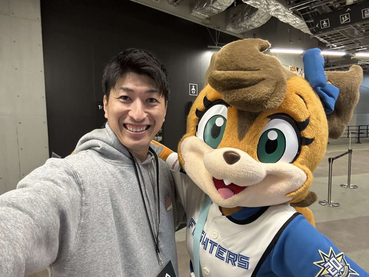 hayato_arakaki's tweet photo. みなさん！
気持ち悪い人がいます！

#ポリーポラリス
#PORRY
#KAKILAND
#エスコンフィールド https://t.co/oTYMpj700o