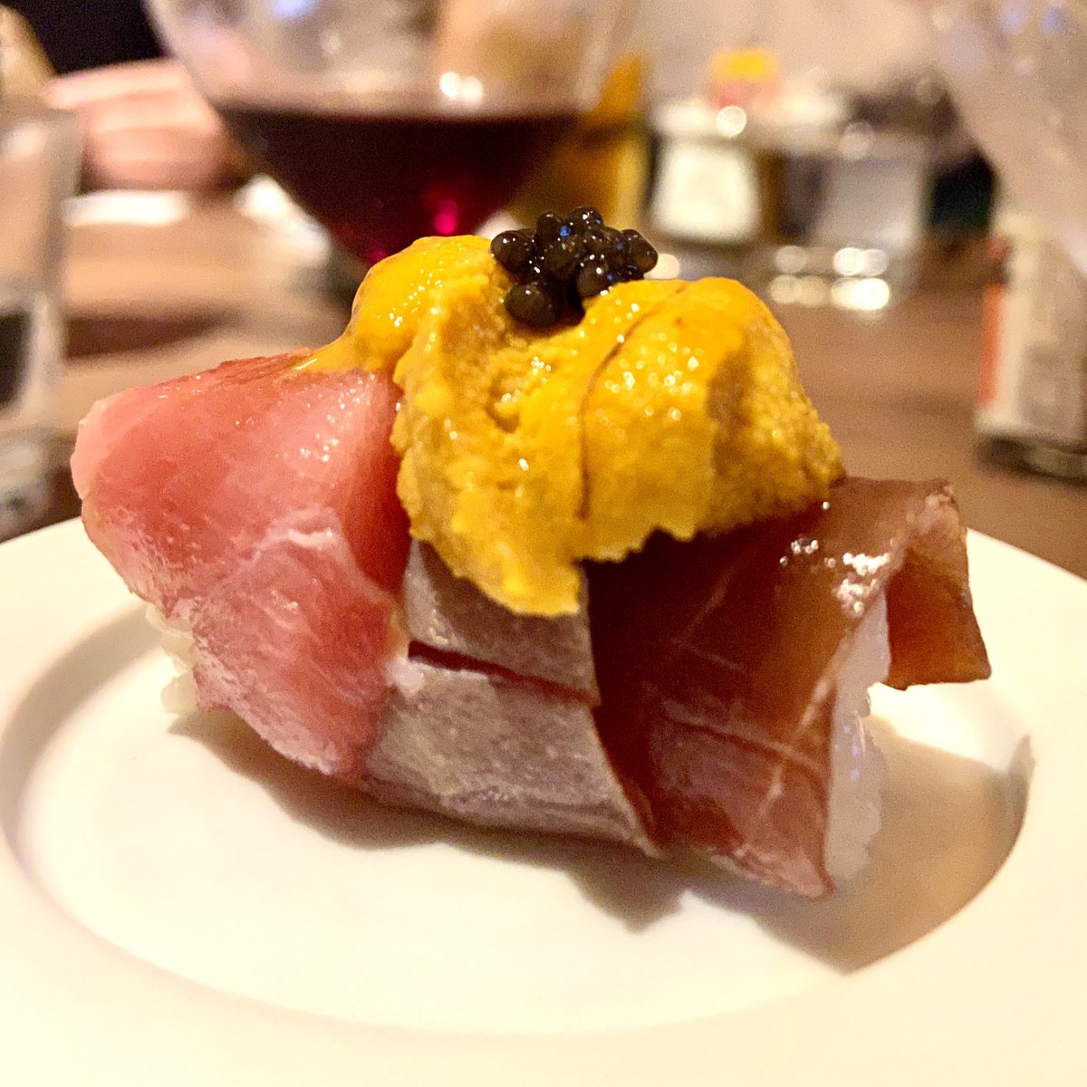 mihokan34's tweet photo. ALISO📍学芸大学
完全個室で寿司×ワインを楽しむならココ🍣部屋にあるドリンク全部飲める！飲みきってね🍾笑 お寿司に合わせたワインがそれぞれ用意されてるの。非接客型のスタイルが斬新よね♡クラフトビールも焼酎も日本酒も何でもありが私🉐すぎた。個室だから好きな音楽も流せるよ！#ALISO https://t.co/OVGSsZHk6s