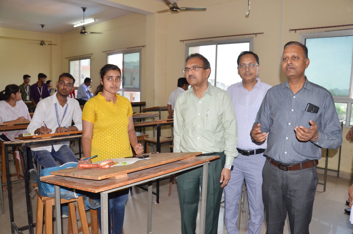 aryacolleges's tweet image. Few Glimpses of Contest Model Sketching in 𝐀𝐮𝐭𝐨𝐢𝐠𝐧𝐢𝐭𝐢𝐨𝐧-𝟐𝟎𝟐𝟑, 𝐀 𝐍𝐚𝐭𝐢𝐨𝐧𝐚𝐥 𝐋𝐞𝐯𝐞𝐥 𝐓𝐞𝐜𝐡 𝐅𝐞𝐬𝐭.

#Autoignition #Autoignition2023 #NationalLevelTechFest #TechFest #Collegefest #Fest #Dance #Music #PaperWings #WaterRocket #AutomecQuizzle #AryaCollege