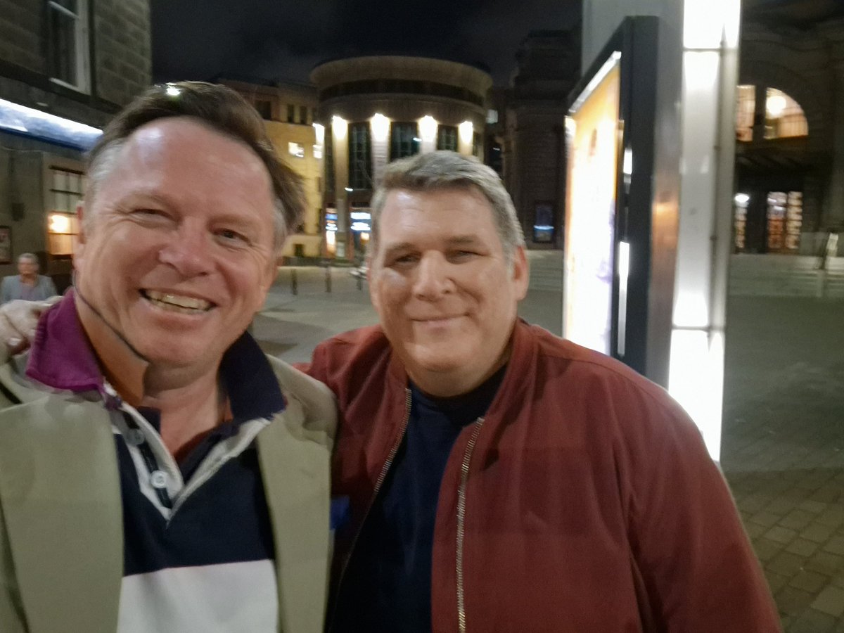 I served with this lunatic 30 years ago in Germany. The best signaller in the Regiment. Having a few beers with him last night was special in the extreme, especially because he's a battery commander now.  #40RegimentRoyalArtillery #38seringapatambattery