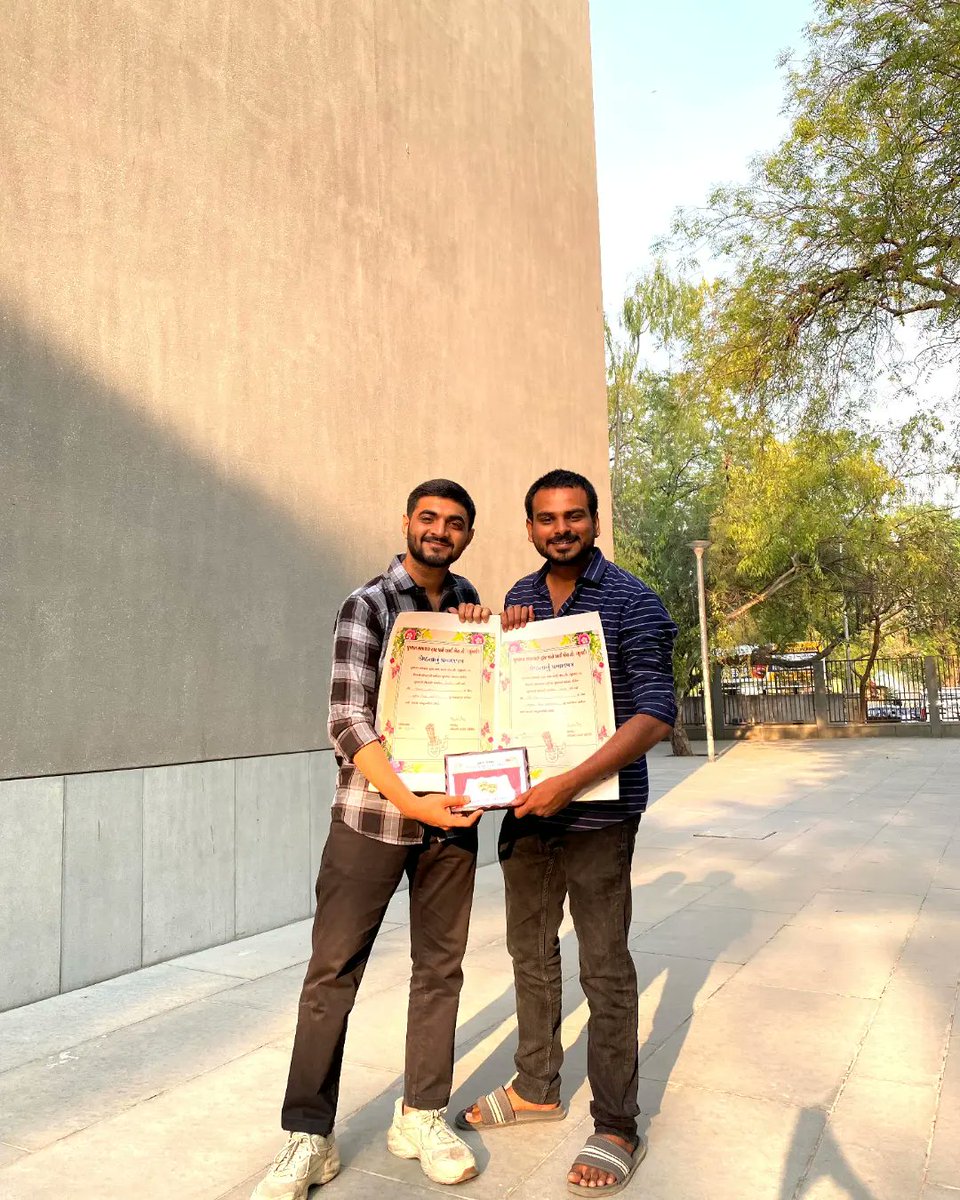 AMSOM_Ahmedabad's tweet photo. Congratulations to Achal Patel, an Integrated MBA student and Het Shah, an MBA student of #AMSOM, @AhdUniv, for securing the Second Runner-Up position for #BestActor at the prestigious Indian National #theatre (INT) competition sponsored by @gujratsamachar.
@ahduni_theatre https://t.co/1bUW01JEA1