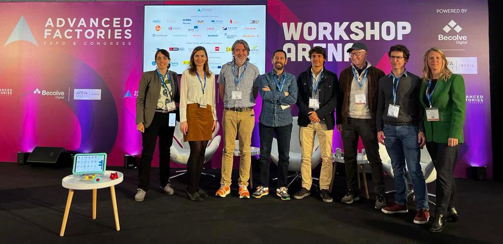 🔛 Hem presentat #Connectio a l'@AdvanFactories! @Anna_Majo i @Barbara_Mayoral han explicat la plataforma d'innovació i els reptes que ofereix.🙌 Les #startups @processtalks1, #Kokuai i @3dthinks han presentat solucions innovadores per al repte plantejat per @HPEspana. 🖨