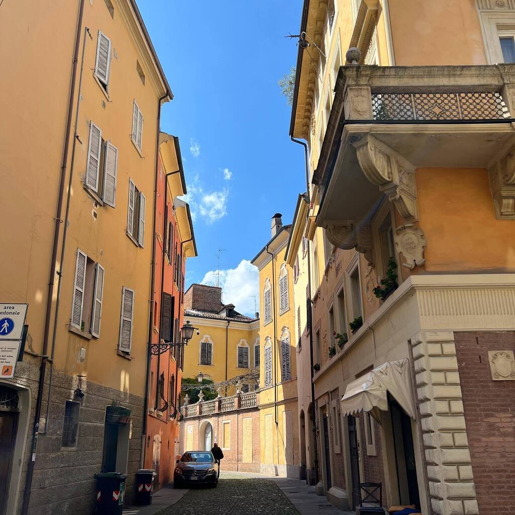 wheresemmanow's tweet photo. Yesterday we spent the day in Modena! 

We visited my favorite acetaia, or balsamic vinegar house! (They don’t have an insta so I’ll link in my bio.) 

Then we got lunch at Hostaria Giusti @enogastronomia_giusti, one of my favorite spots for a truly epic… https://t.co/EfkRTSiBzi https://t.co/FMagWziUtp
