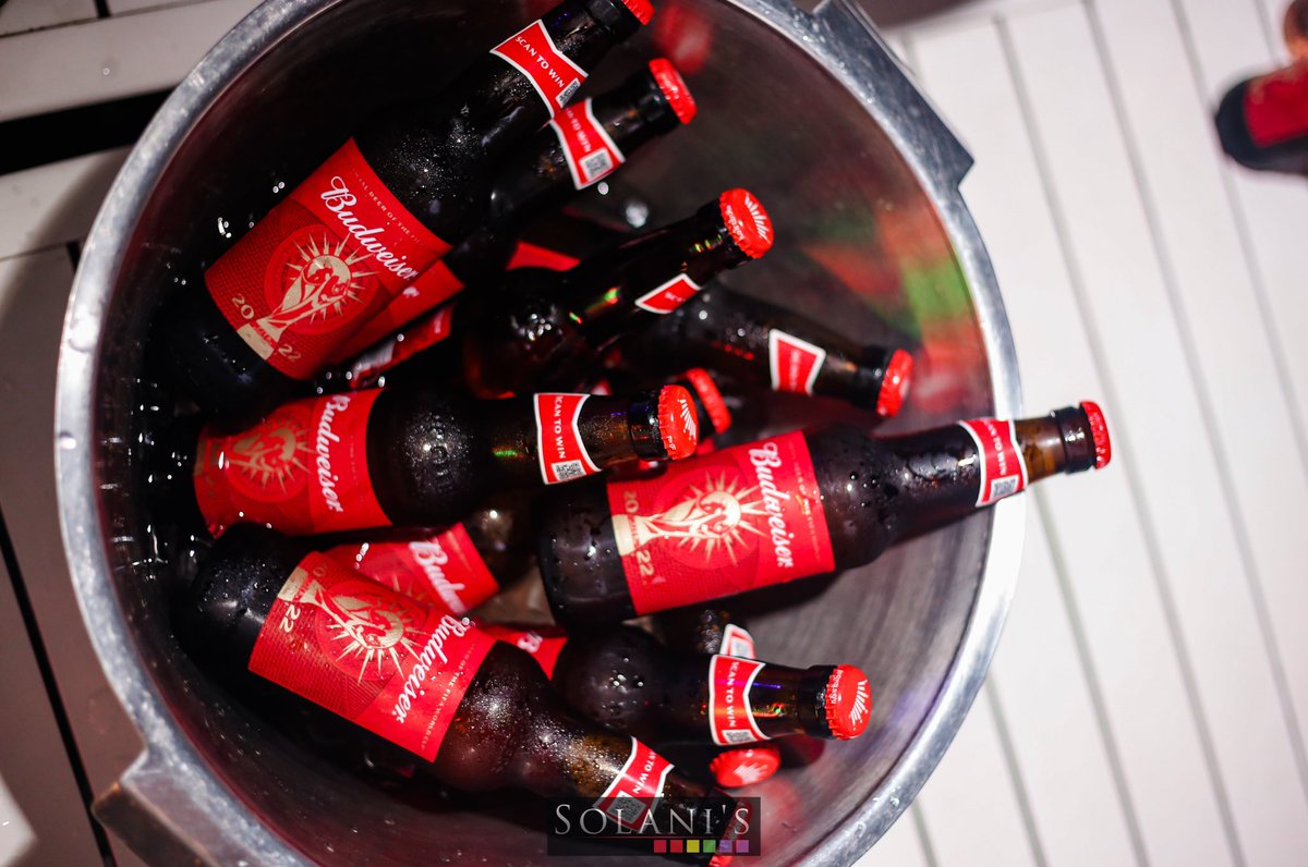 solanis_SD's tweet photo. 🚨COMBO SPECIAL @ E180 each📢
Enjoy either #Budweiser #FlyingFish #BrutalFruit or #Sibebe with a full individual meal.
#BudsThursday
#Solanis
#WePassionateAboutYou https://t.co/keNaZdMhh9