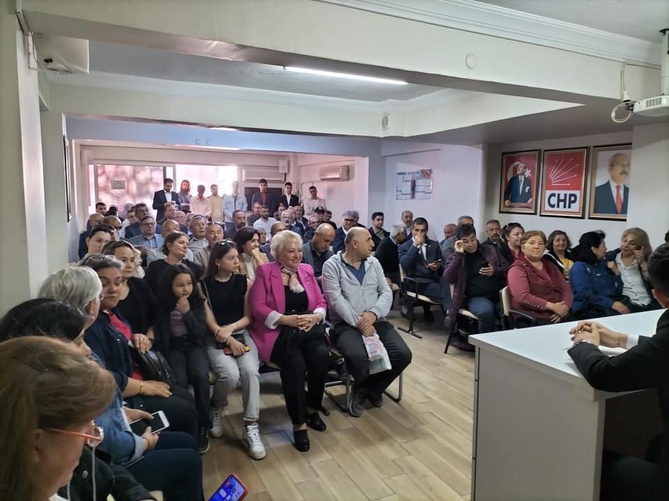 oguney_Menemen's tweet photo. İlçe Başkanlığı olarak  İl Başkan Yardımcımız Sn. Harun Atalayman, Çiğli Belediye Başkanımız Sn. Utku Gümrükçü ve meclis üyelerimizin katılımıyla bayramlaşma merasimimizi gerçekleştirdik.

#Sanasöz bu bayram AKP ile geçirdiğimiz son bayram olacak! https://t.co/7ZX6bhP8uh