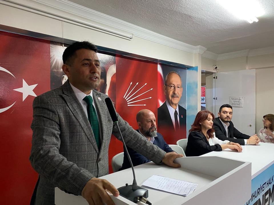 oguney_Menemen's tweet photo. İlçe Başkanlığı olarak  İl Başkan Yardımcımız Sn. Harun Atalayman, Çiğli Belediye Başkanımız Sn. Utku Gümrükçü ve meclis üyelerimizin katılımıyla bayramlaşma merasimimizi gerçekleştirdik.

#Sanasöz bu bayram AKP ile geçirdiğimiz son bayram olacak! https://t.co/7ZX6bhP8uh
