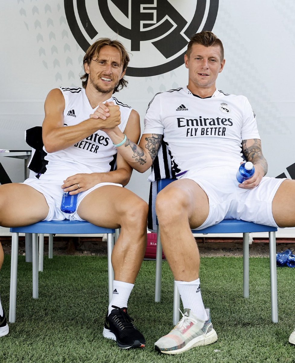 theMadridZone's tweet photo. The legacy continues, one more year of Luka Modrić and Toni Kroos. ✍️ https://t.co/pfvsLPHjJN
