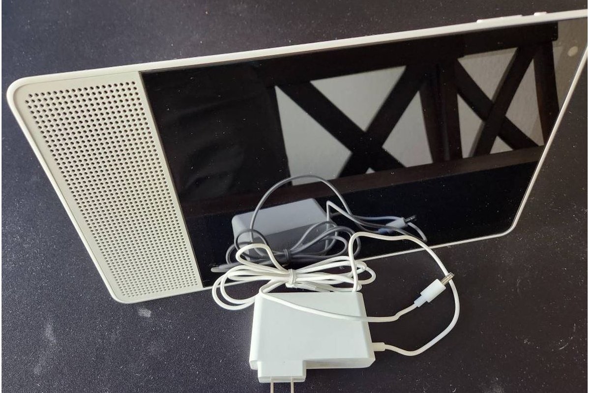 WhatsForSaleNow's tweet photo. Just Listed: Lenovo Smart Display 10 inch  with the Google Assistant
Location: Austin
View Full AD:https://t.co/t9Y9YH2ziF 

#BUY #SELL #FREE #ADS #ADVERTISE #FREE #FASTSELL #FREECLASSIFIEDS https://t.co/aEZvrc9fN0