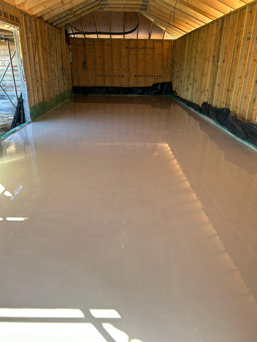 One of todays jobs installing 4.5m3 of Flow Classic liquid screed in Sussex🤩

We are getting very booked up with limited availability for May already, so if you require any screeding to be done please contact- us link in bio #southernscreed #liquidscreed #screed #floorscreed
