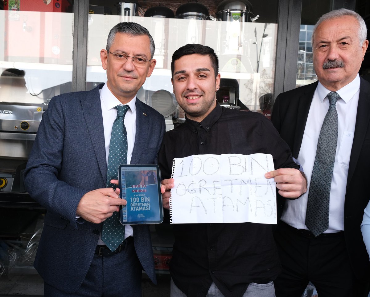 Nevşehir'de 100 bin atama bekleyen bir öğretmenimizin şahsında sözümüzü tekrarladık. 

Millet İttifakımızın iktidarında, Sn. Kemal Kılıçdaroğlu'nun cumhurbaşkanlığında, ilk yıl 100 bin öğretmen atayacağız.

Öğretmensiz okul, öğrenciye hasret öğretmen kalmayacak.

#SanaSöz