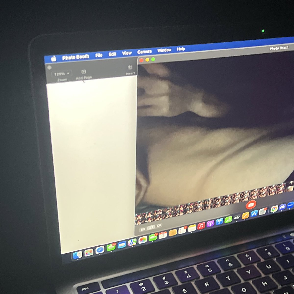elijahbatangan's tweet photo. photo booth?? https://t.co/51cmxdWuNx