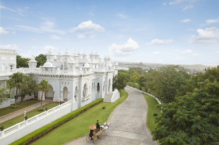 archinterind's tweet photo. Revisit some of the iconic restorations in Indian history by #Abha #Narain #Lambah, #Vikas #Dilawari, #Rahul #Mehrotra, #ABM #Architects and #DRONAH
Read more: https://t.co/XmPvK53lJF https://t.co/R8xAtfOlep