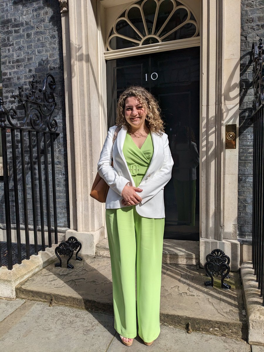 Delightful morning at Downing Street with my fellow @lorealuki shortlistees! We met with @GeorgeFreemanMP to discuss better support for #WomenInSTEM...

What one thing would *you* like to see the government do to better retain female talent in academic STEM research?