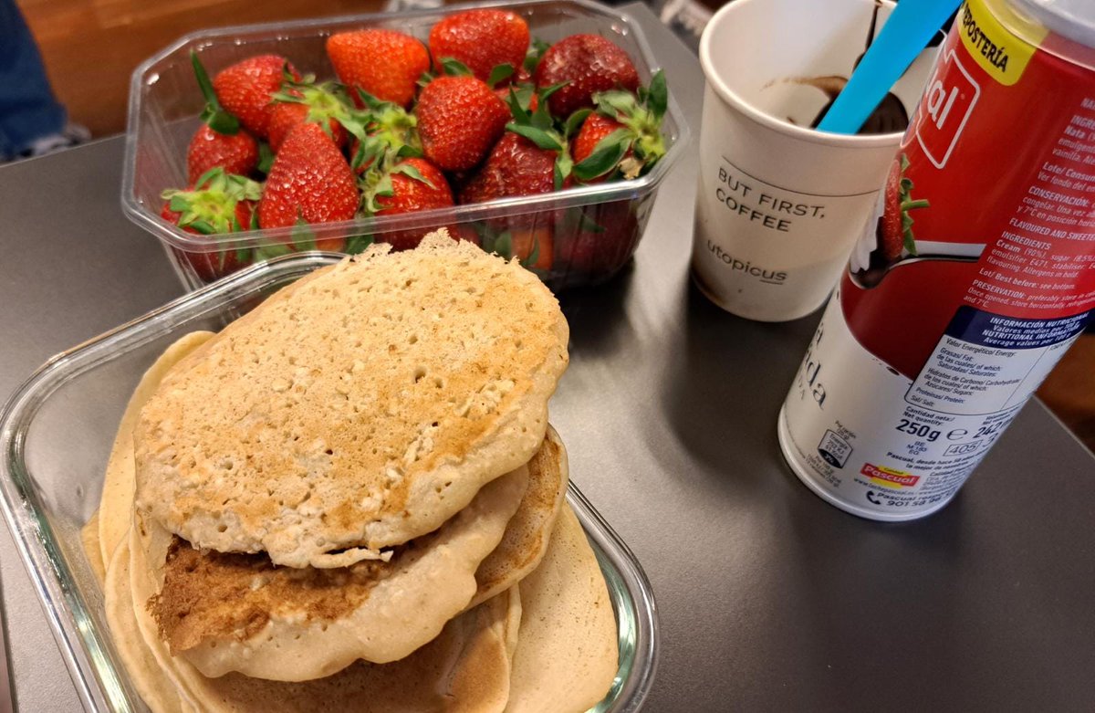 LFChannel's tweet photo. ☕️ Delicioso desayuno, en la oficina de 📍 Madrid.
🍸 Hora del vermú, en la oficina de 📍 Barcelona.
#LFChannelTeam 😋 https://t.co/JKS2LL1kEn