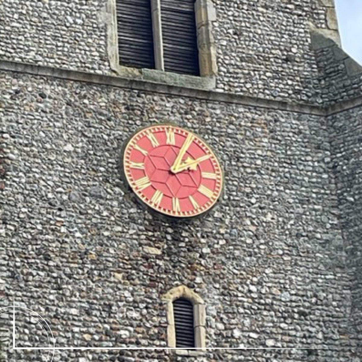 SMichlmayr's tweet image. #throwbackthursday Simon recently visited Brancaster to repair this church clock and even the birds came out to view the unique coloured dial 🙌🌤️ #towerclockrepair #churchclock #dialrestoration #brancaster #clockrepair