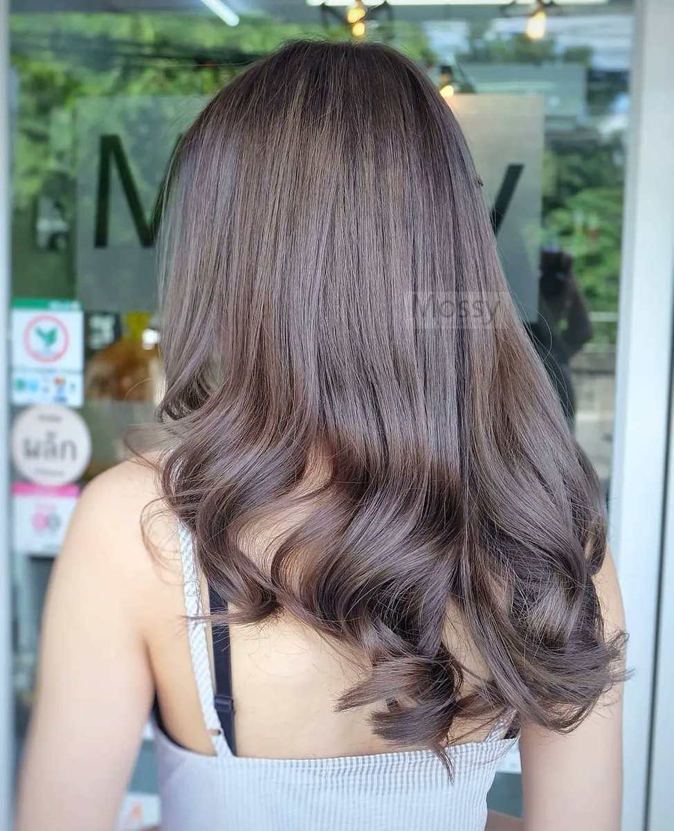 Mossybeauty112's tweet photo. น้ำตาลหม่น สวยละมุนแบบเลดี้ปราง สีนี้แต่งตัวง่ายเข้ากับเสื้อผ้าได้หลายสไตล์ ขับผิวหน้าสว่าง
สีนำเข้าจากอิตาลี Elgon ทำสีผมไม่กระด้าง
มีทรีทเม้นท์บำรุงหลากหลาย ปรึกษากับช่างให้เหมาะกับแต่ละบุคคลได้ค่ะ
 #mossybeautyandsalon #ร้านทำผมกรุงเทพ   #แก้ผมด่าง #ผมสีหม่น #olaplex https://t.co/DpjWR2n8tv