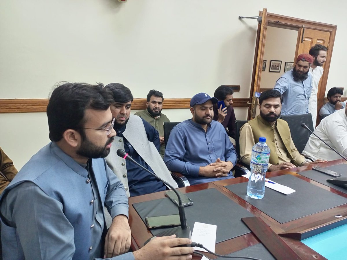 نیشنل یوتھ الائنس کے زیرِ اہتمام آل یوتھ پارٹیز کانفرنس. جس میں نیشنل یوتھ الائنس کی رکن تنظیمات نے شرکت کی۔ شیخ فرحان عزیز مرکزی صدر مصطفوی سٹوڈنٹس موومنٹ خصوصی طور پر شریک ہوئے۔ اجلاس میں دنیا بھر میں مسلمانوں پر ہونے والے مظالم کے خلاف مذمتی قرارداد منظور کی گئی.
<a href="/MSMPakistan_/">MSM Pakistan</a>