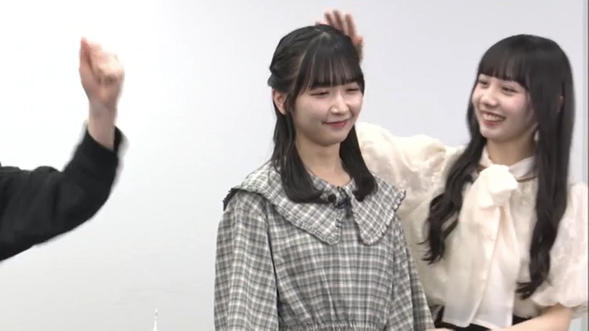 Sad Saayan after losing to #AKB48's 17th Gen in the kendama pressure challenge. Momochan gets to be the reassuring bigger sister 😋

#高雄さやか #TakaoSayaka #STU48 
#立仙百佳 #RissenMomoka
#STU48CHANNEL
#AKB4817研究所