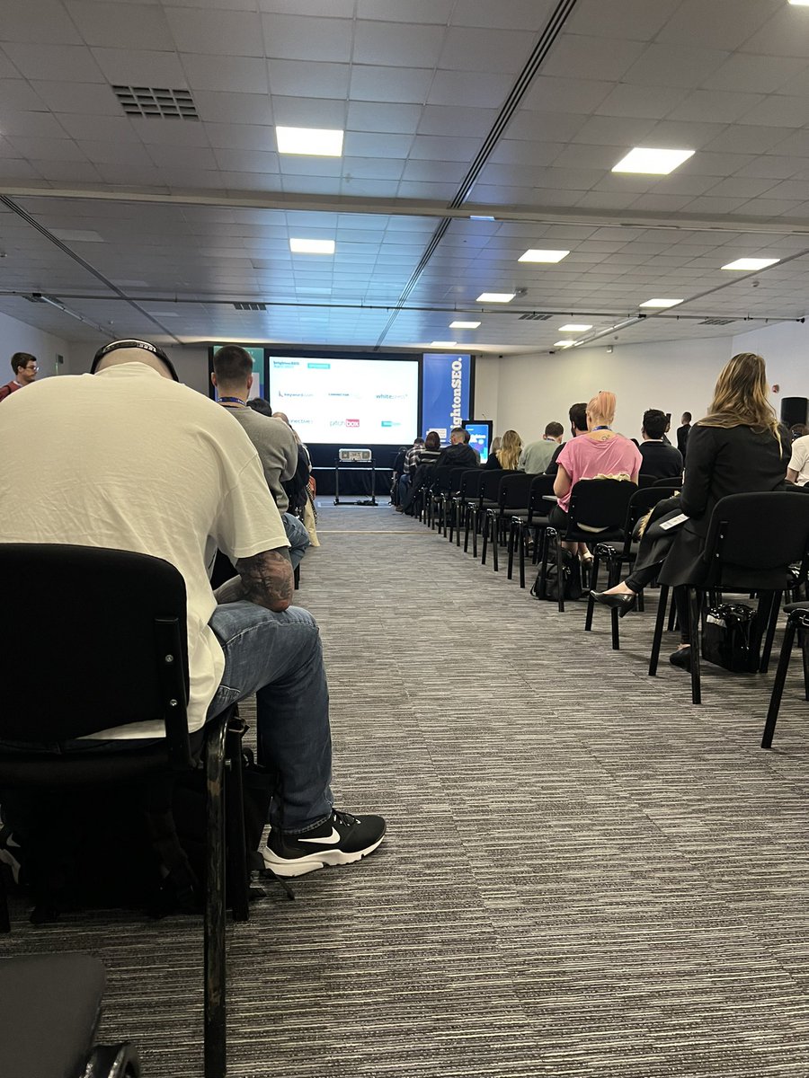 danny_windsor's tweet photo. Waiting for the exceptional Kathryn Bevan to speak all things migration @brightonseo in syndicate room 1/2 now. #brightonseo https://t.co/rEvYlorm1X
