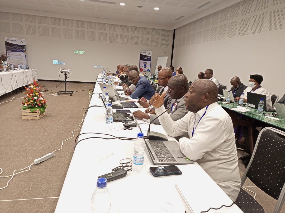 ACMAD_org's tweet photo. Day 3 of Abidjan meetings:  Building partnerships for Early warning for all initiative in africa, a national level example to day  20 April 2023. https://t.co/wP06ulGSLi