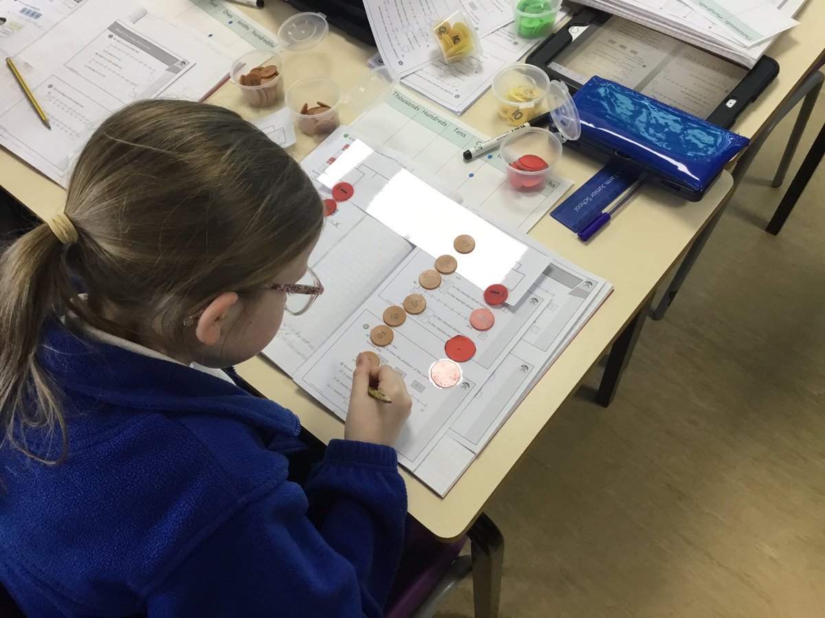 LeysFarm's tweet photo. Class 4W using their resources to help them round one place decimals to the nearest integer in Maths today. #LFJSMaths #LFJSCPA @WhiteRoseEd https://t.co/mSRvkGLyPv