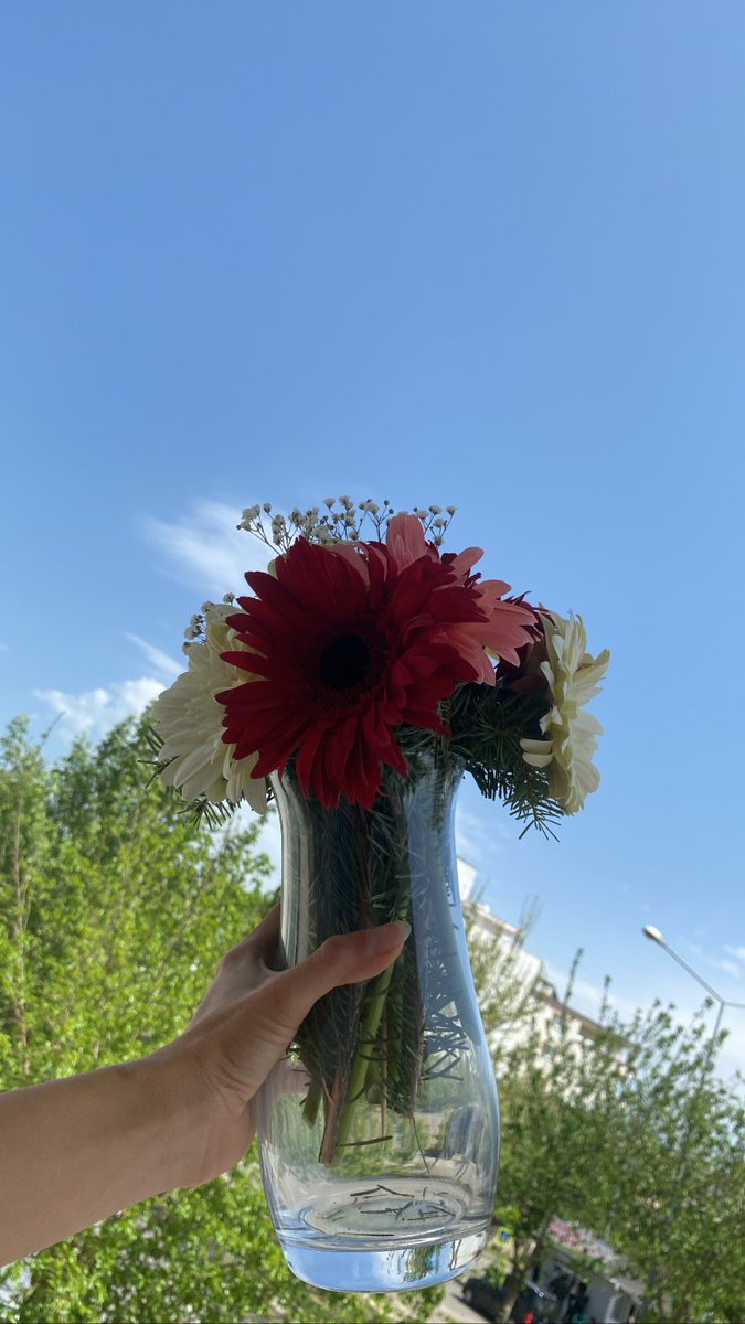 Yaaa isminin geçtiği her yerde çiçekler açtırdığı doğrudur  🧡 ( notu çok romantik onu atamaaam 🙈) <a href="/helindicle_/">hello i m helo</a>