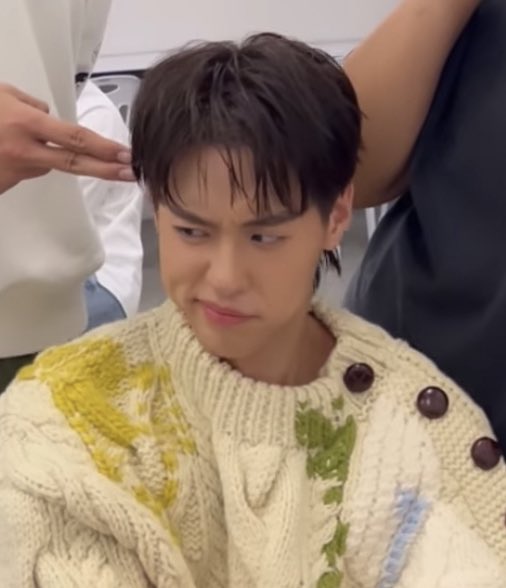Imtherealone_'s tweet photo. คิ้วเหมือนมากเหอะ 😠 https://t.co/aygp1a8qOR