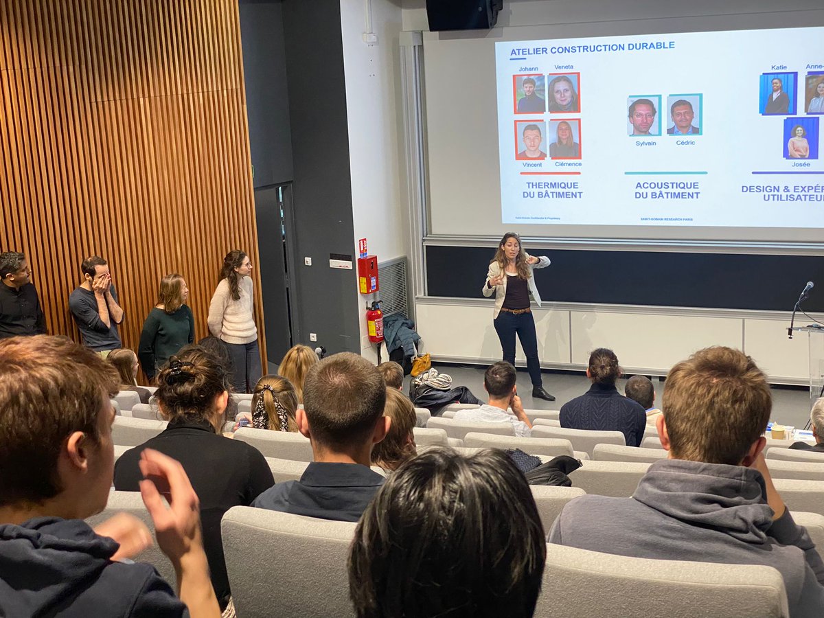 ESPCI_Paris's tweet photo. Suite des #EEdays, avec une session construction durable avec @saintgobain ! Des ateliers dédiés à l'analyse de cycle de vie, au recyclage ou l'innovation en matière d'isolation. Avec Marie Lamblet (117e) marraine de la 141e et dir. scient. adj. de Saint Gobain recherche Paris. https://t.co/55gP3q3wq2