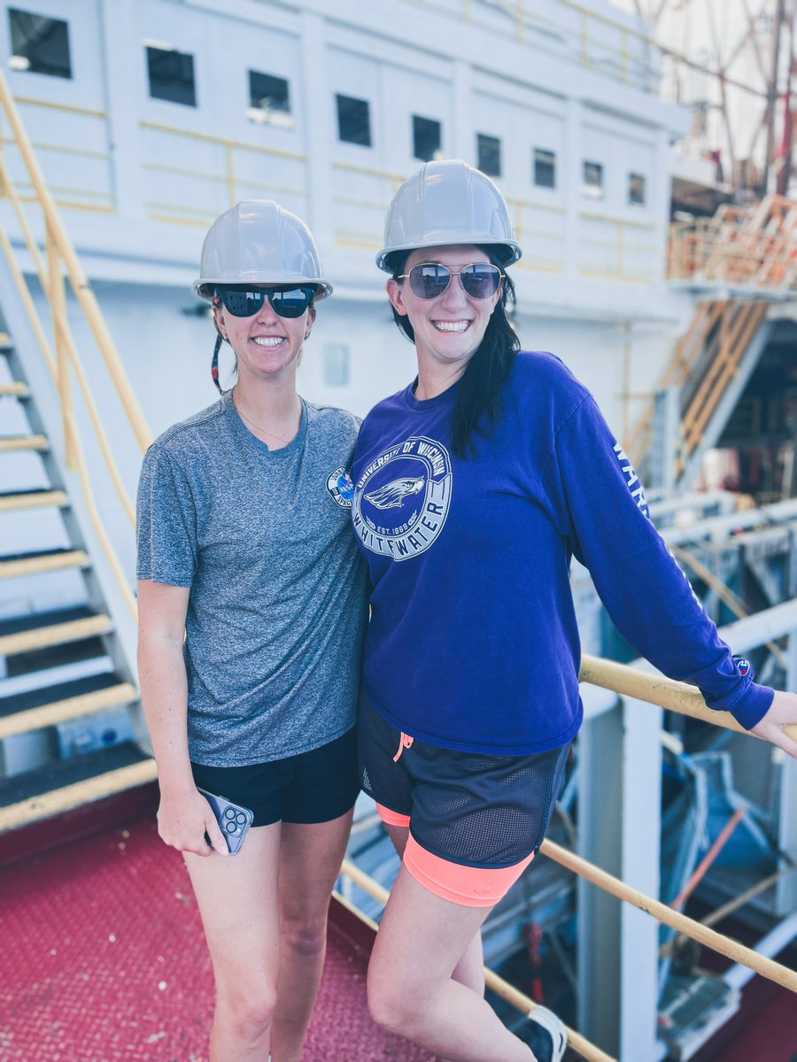 SpaceCaseSarah's tweet photo. We start our live ship to shore broadcasts today and I'M SO EXCITED! Do you have a classroom/museum/library/club group who would like a tour? Check out our sign up calendar and oh yeah, these are free! https://t.co/dSE5gjI6FB #spacecasesarah #exp399 #theJR #astrobiology https://t.co/Wt7CwQ7U8P