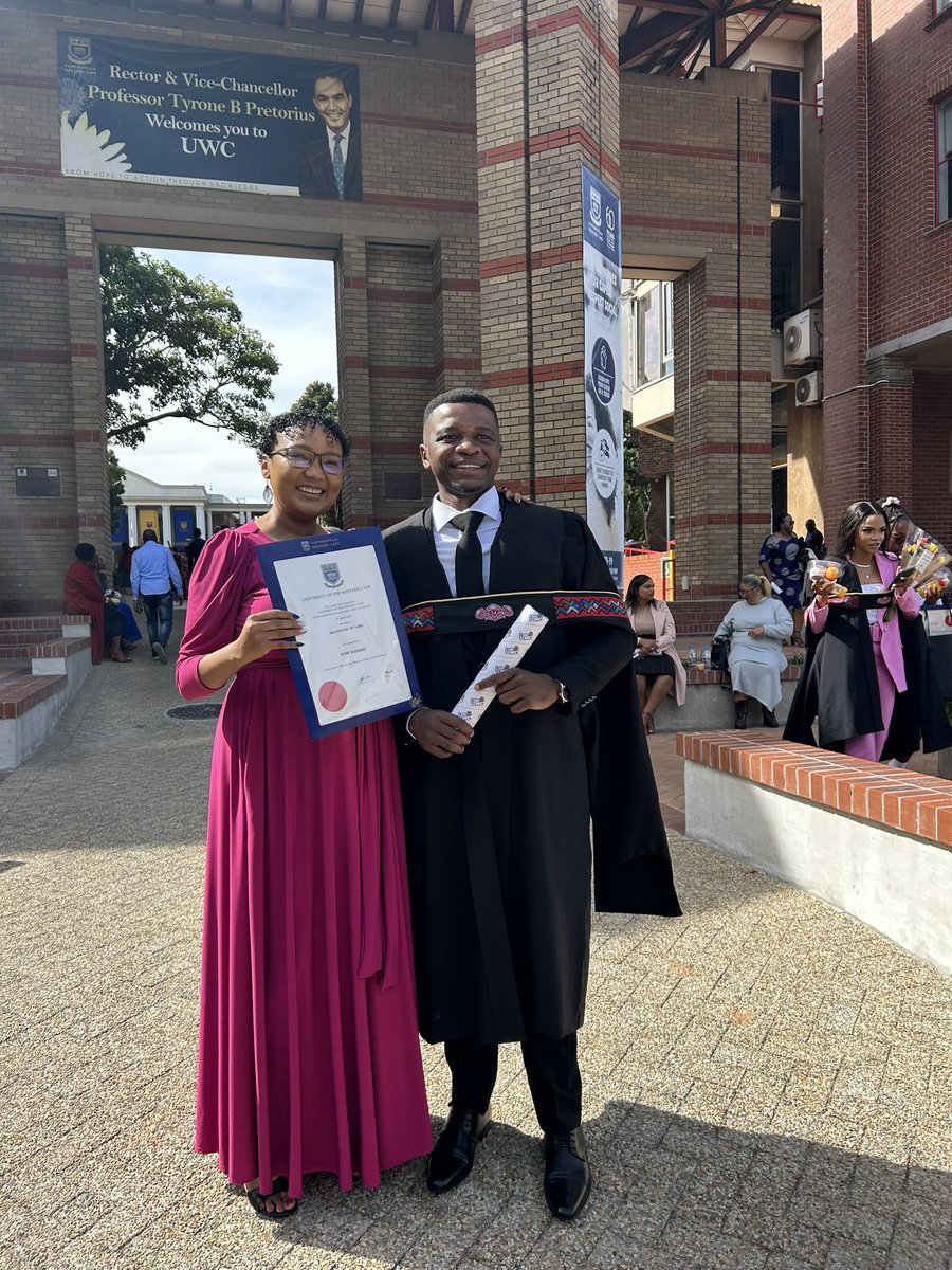 IvynSambo's tweet photo. Not @SoulFairy3 flying down to Cape Town for my graduation. Thank you so much for the support my friend 🥹🙏🏽❤️ https://t.co/DjT5pfk31W
