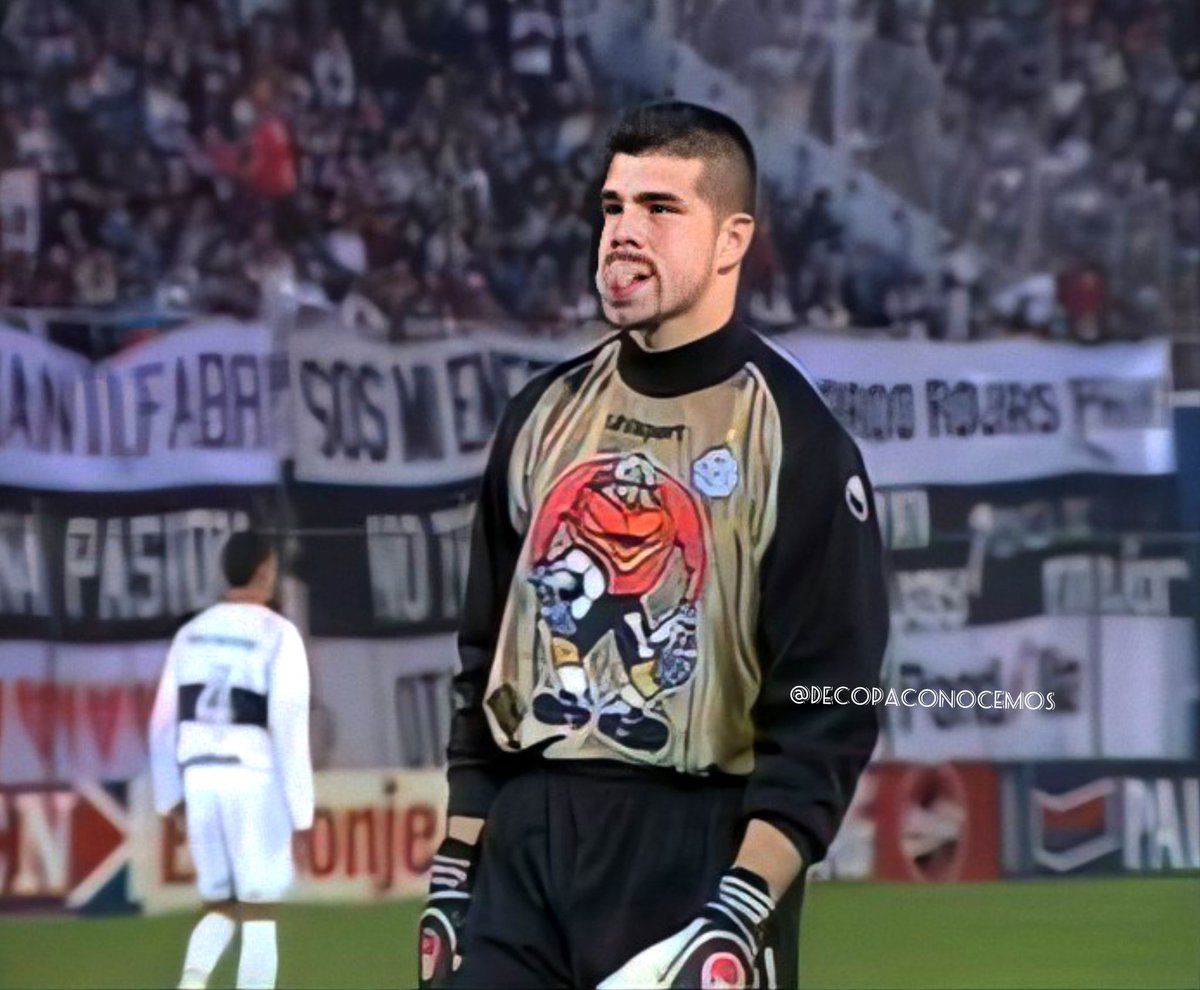 joaquinbedoya's tweet photo. @ChiicheCarp Hoy por hoy entiendo que eran dos cracks, campeones de todo con el club, leyendas, y tiene sentido que sean ídolos. 
Pero a mis 3 años obviamente aún no entendía un carajo de fútbol, pero ellos ya eran mis ídolos, mis primeros ídolos @pacoesteche @Tavarelli1 https://t.co/l2nGNAqPcj