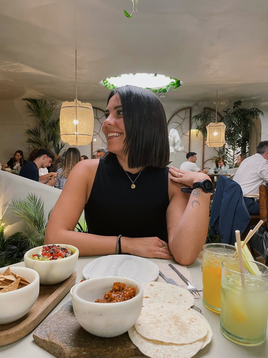 El dia d'ahir va ser molt ❤️‍🩹

Pd.: Marieta ja no té tw, pero vinc a presumir de cunyi. Em va regalar aquest dia juntes pel cumple i no la puc estimar més. Quina sort✨