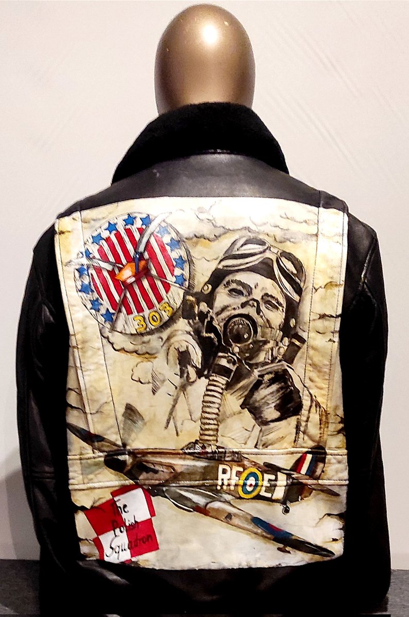 MilaleeArt's tweet photo. Skórzana kurtka ręcznie malowana na specjalne życzenie. 
https://t.co/OcvOaCgOE4
#custom #dywizjon303 #polska #bitwaoanglie #wojskalotnicze #customjacket #pilot #raf https://t.co/EK08P51vHo