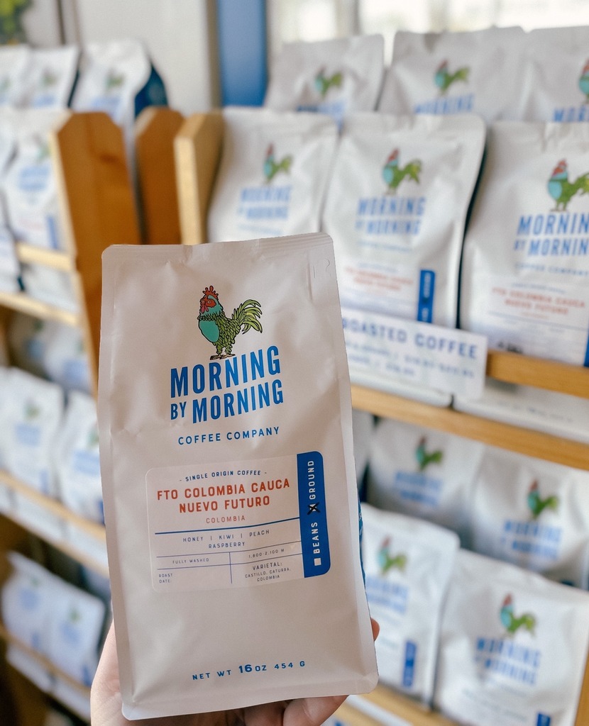 MBMCoffee's tweet photo. Switch up your at-home batch brew for the spring! FTO Colombia Cauca Nuevo Futuro is light and fruity with notes of honey 🍯, kiwi 🥝, peach 🍑, &amp; raspberry. Available in beans or grounds.
•
•
•

#MBMcoffee #PerryGa #GeorgiaGrown #coffeeroastery #organiccoffee #midgaeats #c… https://t.co/zlyZ9fQu7o