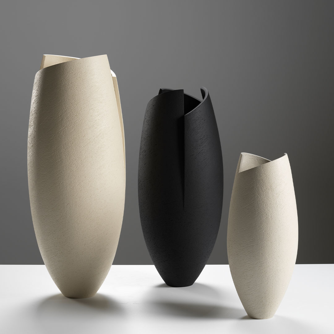 HWSomerset's tweet photo. 🎫 Join us for the opening celebrations of #HWMake’s new exhibition ‘Cut and Fold’ on Fri 28 Apr, 6 – 8 pm.
Featuring artist-makers Ashraf Hanna, Max Brosi, Olivia Walker, Frances Pinnock, Helen Carnac, Hannah Robson and Donna Lynch (Studio Ashay).
🔗https://t.co/08kJ9AFUJz https://t.co/WITMteLb9v