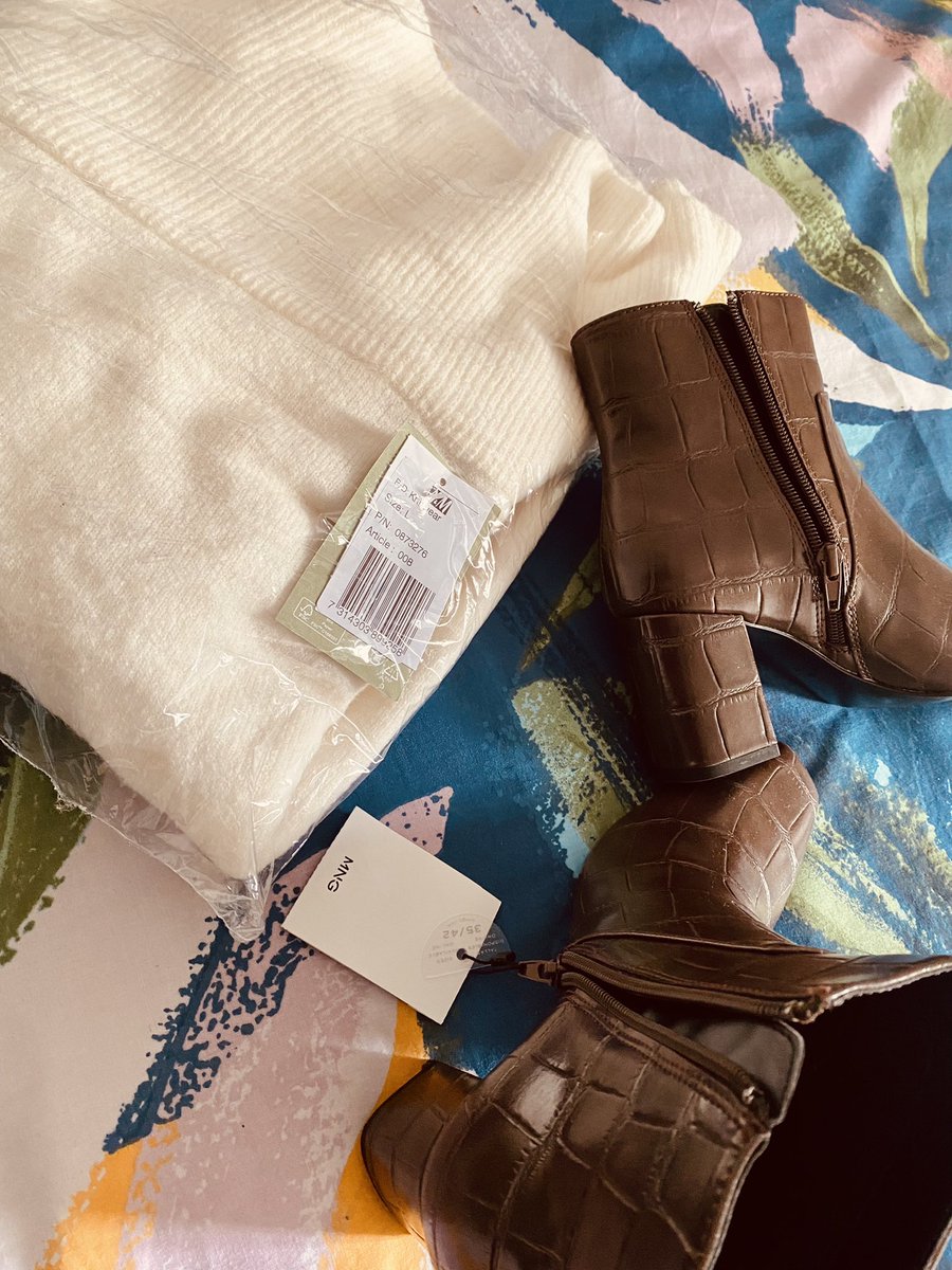 Yoli_Que's tweet photo. @superbalist got your gworrrl winter ready.🥺❤️🔥 https://t.co/2JRhkZJqS7