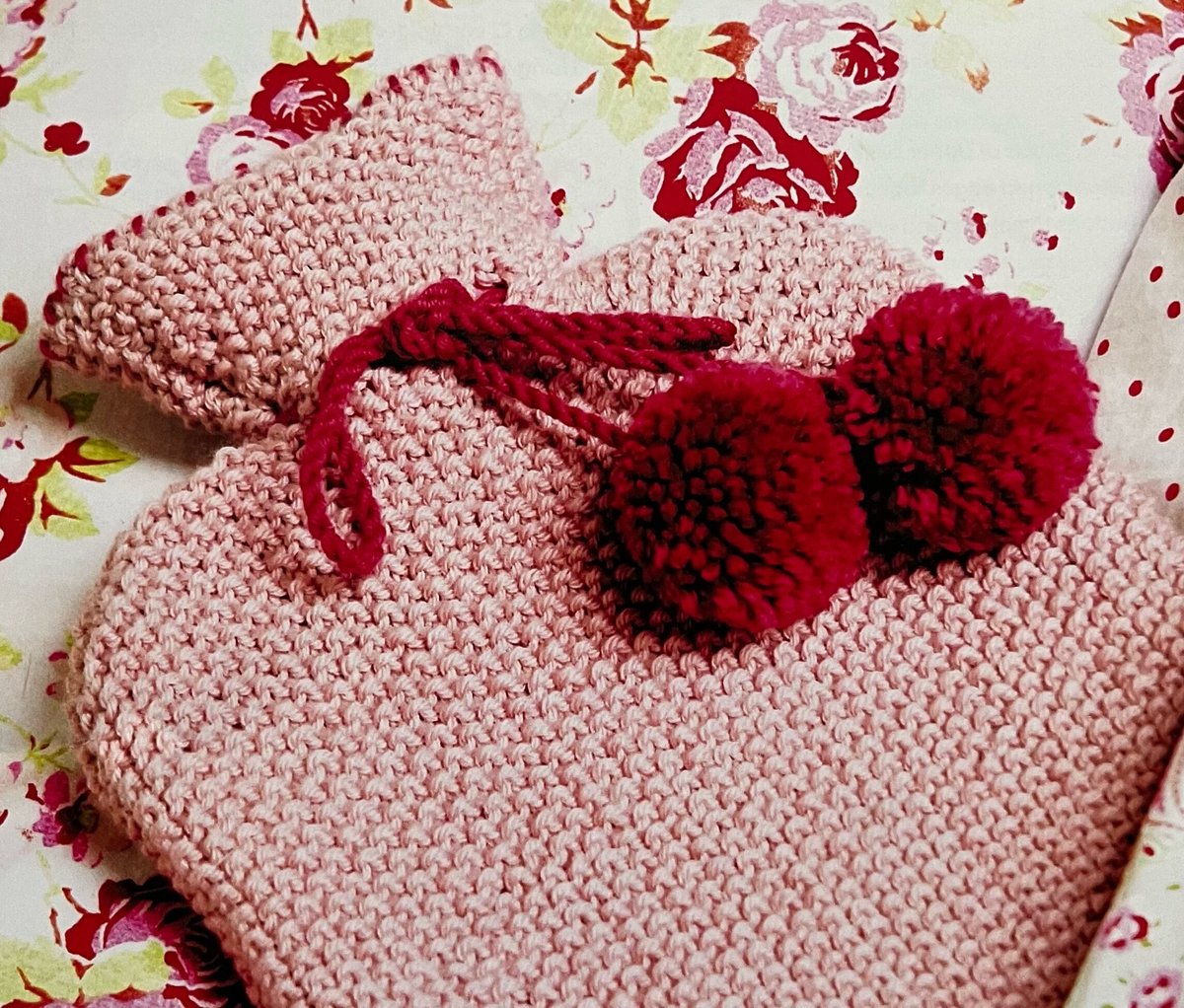 DDCrochetDesign's tweet image. Knitted Hot Water Bottle Cover with Pompoms Pattern etsy.me/40jAEzr #sewing #hotwaterbottle #bottlecover #knittedcover #yarn #hobby #pompom #hotwater #MHHSBD #UKMakers #ElevensesHour #magic #wip