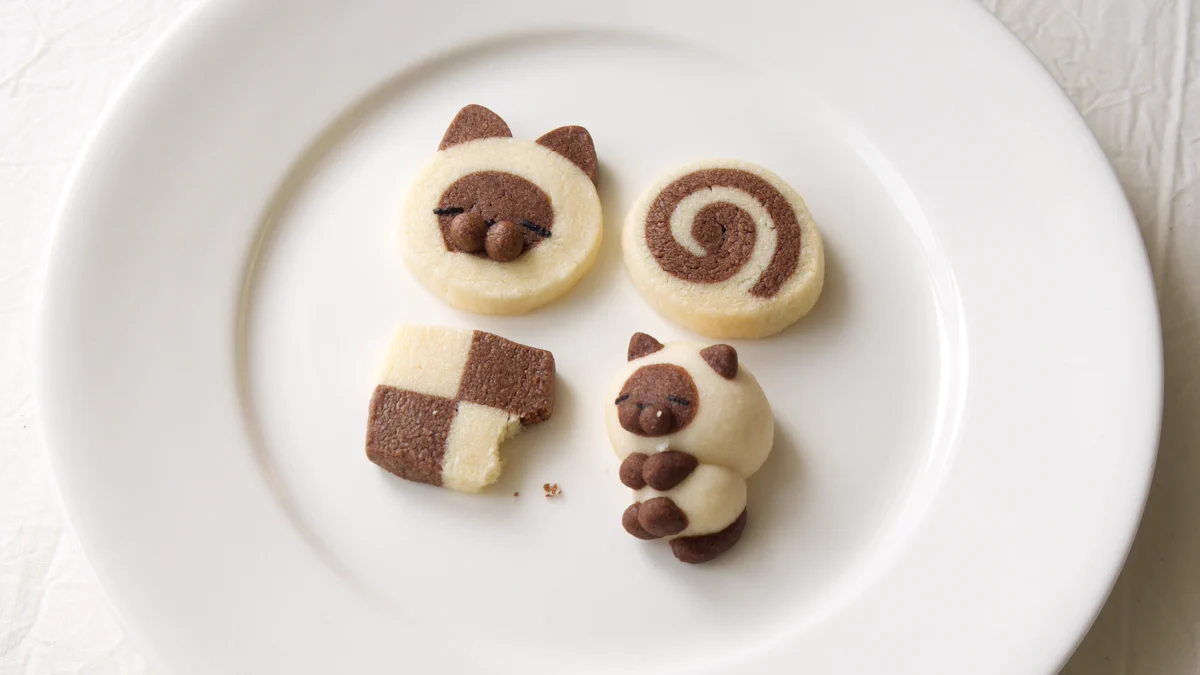 立体的なシャム猫型のクッキーが可愛すぎて食べれない...