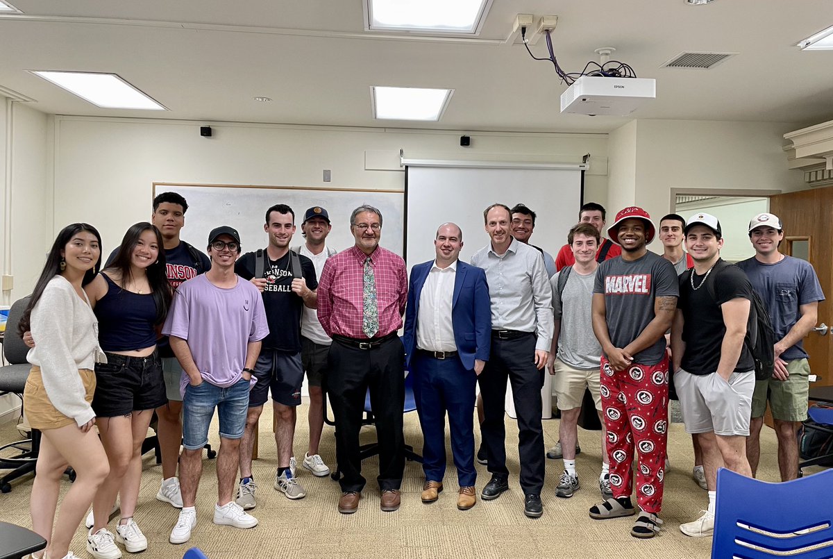 jason_fine's tweet photo. Incredible honor and joy to return to alma mater, @DickinsonCol, to celebrate 25th anniversary of Intl. Bus. &amp; Mgmt. major! 

Leaving campus left me energized about future of College, department, &amp; these future leaders of tomorrow! 

Beyond Dickinson Proud!
 
#dsonproud #dsonalum https://t.co/5xXqkWnPak