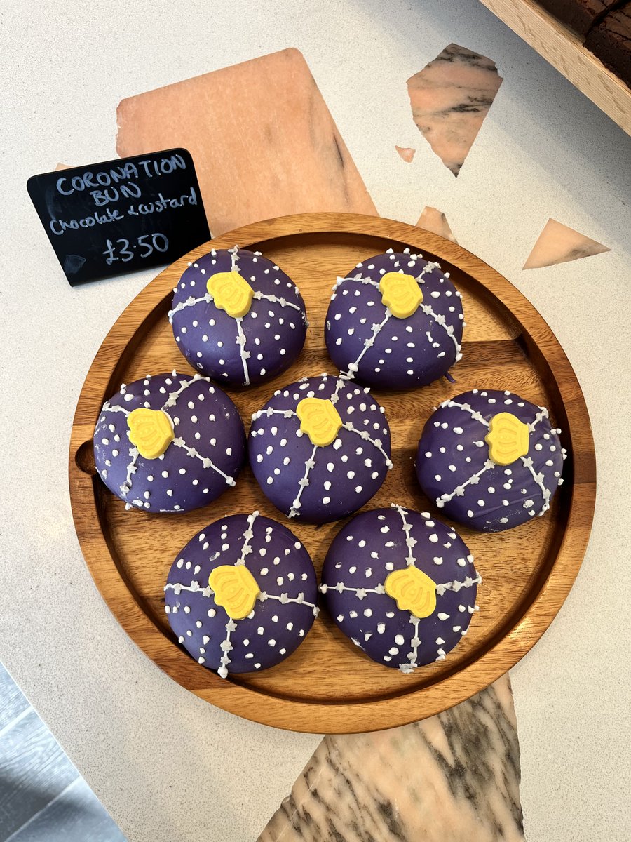 Change Please tweet media