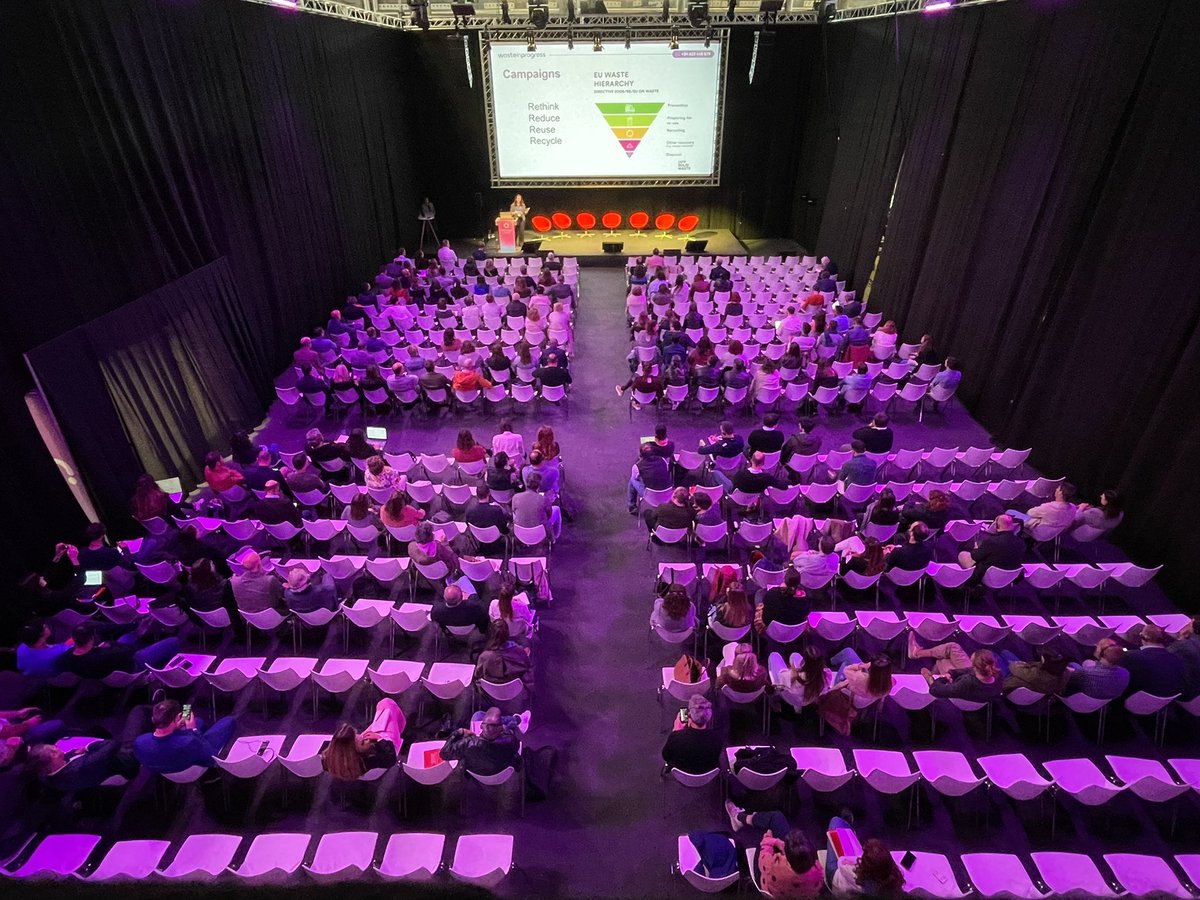 sebastiallodra's tweet photo. Al @wasteinprogress 2023 coneixent experiències de ♻️ reciclatge i prevenció d’arreu d’Europa. Tres eixos:
📲 tecnología i oportunitats
⚖️ aspectes legals
💛💚💙🩶🤎 motivació i aspectes conductuals.
#TuTries https://t.co/wUvMQQGfrR