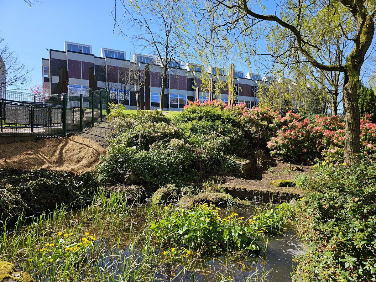 University of Strathclyde tweet media